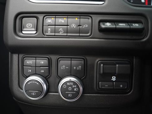 Used 2021 GMC Yukon AT4 w/ AT4 Premium Plus Package AWD/4WD image 22