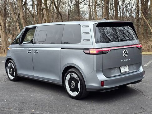 Used 2025 Volkswagen ID. Buzz Pro S image 5