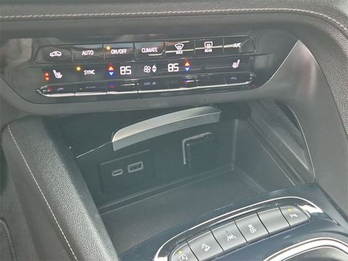 Used 2021 Buick Envision Essence w/ Sport Touring Package image 25