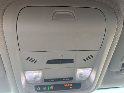 Used 2019 Chevrolet Equinox Premier FWD image 21
