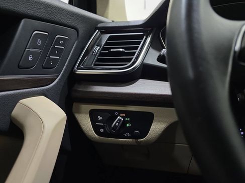 Used 2023 Audi Q5 2.0T Premium w/ Convenience Package AWD/4WD image 28
