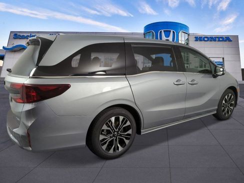 New 2026 Honda Odyssey Elite image 4