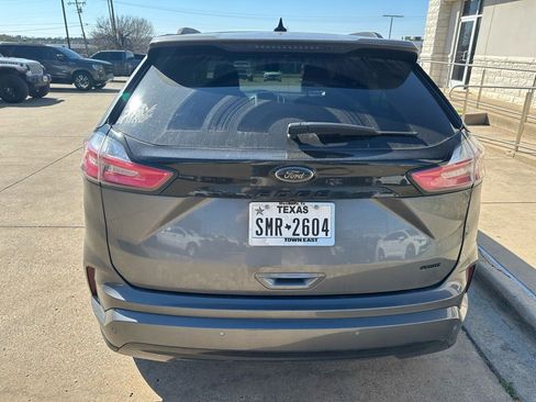 Used 2022 Ford Edge SE w/ Black Appearance Package image 6