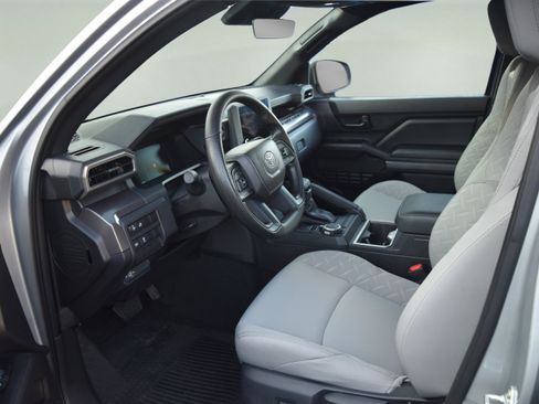 Used 2026 Toyota Tacoma SR5 AWD/4WD image 9