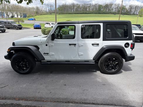 Used 2021 Jeep Wrangler Unlimited Sport AWD/4WD image 7