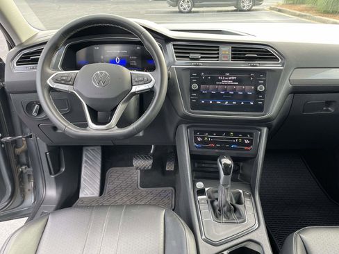 Certified 2023 Volkswagen Tiguan SE FWD image 13