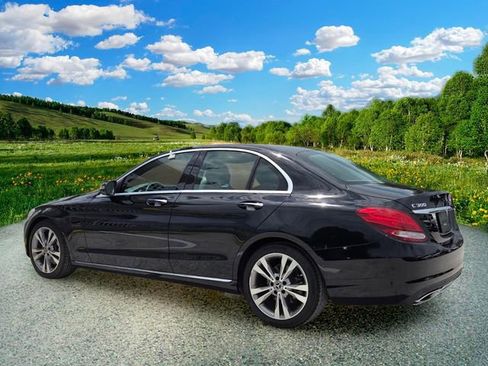 Used 2017 Mercedes-Benz C 300 Sedan w/ Premium 1 Package image 4