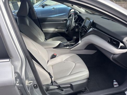 Used 2022 Toyota Camry SE image 12