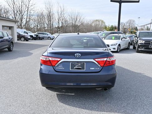 Used 2017 Toyota Camry XLE w/ Moonroof Package image 9