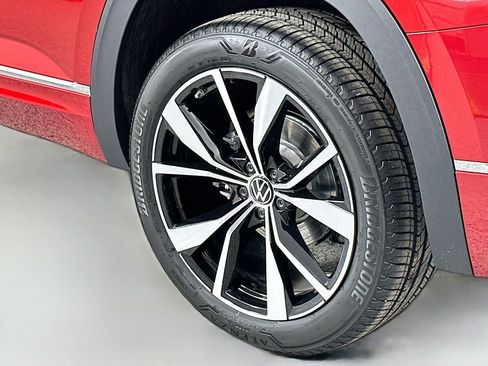Certified 2025 Volkswagen Atlas SEL Premium R-Line image 20