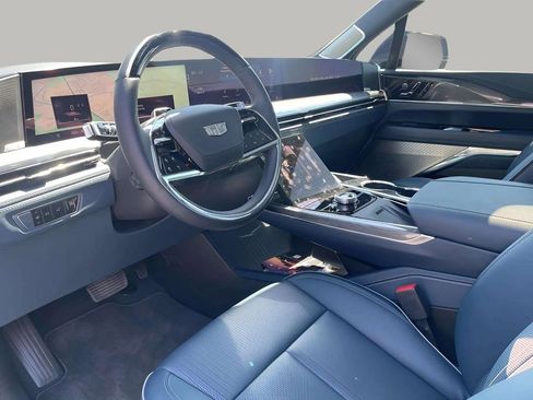 New 2025 Cadillac Escalade IQ Sport 2 w/ LPO, ONYX Package image 32