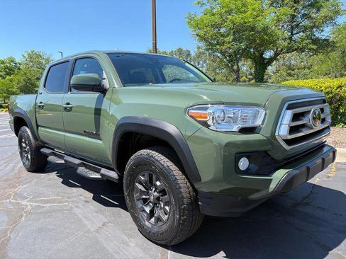 Used 2021 Toyota Tacoma SR5 w/ Trail Edition RWD image 20