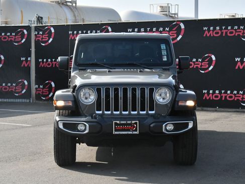 Used 2023 Jeep Gladiator Overland image 2