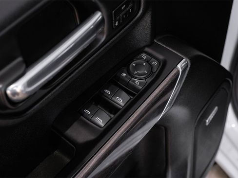 Used 2021 Chevrolet Silverado 1500 LTZ w/ LTZ Convenience Package II image 46