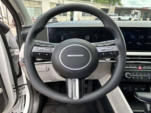 Certified 2025 Hyundai Tucson SE FWD image 21