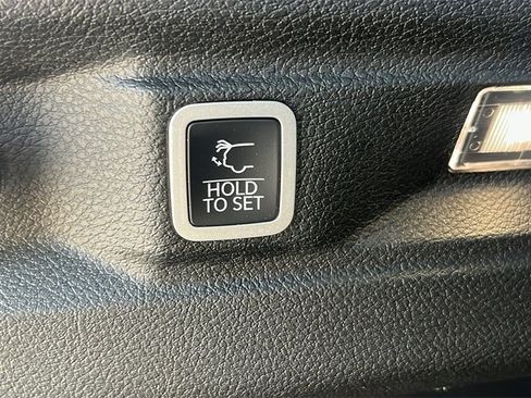 Used 2025 Jeep Grand Cherokee L Altitude image 41