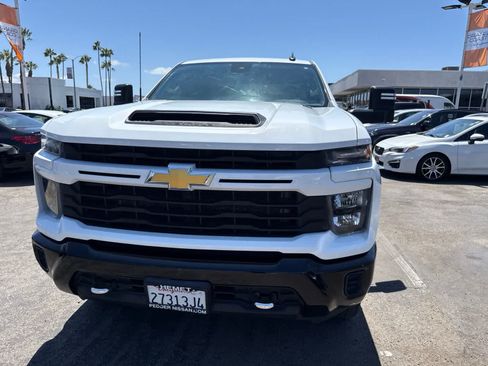 Used 2024 Chevrolet Silverado 2500 Custom w/ Custom Value Package AWD/4WD image 5