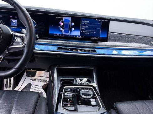 Used 2023 BMW 740i w/ Executive Package image 11