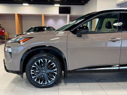Used 2024 Nissan Rogue Platinum w/ Platinum Premium Package AWD/4WD image 8
