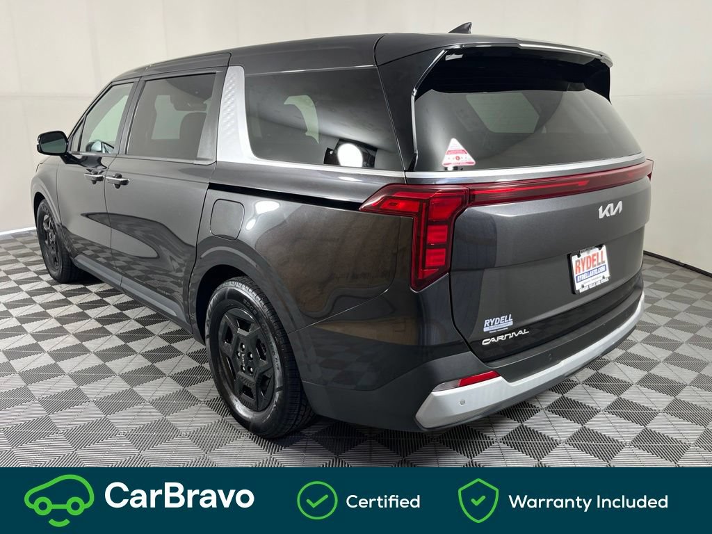 Used 2025 Kia Carnival FWD image 14