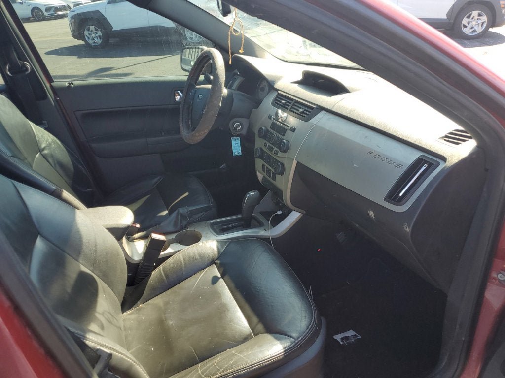 Used 2010 Ford Focus SEL FWD image 12
