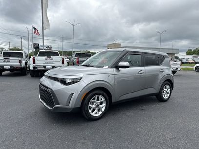 Used 2025 Kia Soul LX w/ LX Technology Package