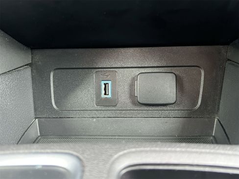 Used 2019 Ford Escape SE image 31