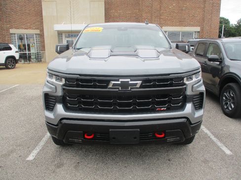 Used 2024 Chevrolet Silverado 1500 LT Trail Boss w/ LT Trail Boss Premium Package AWD/4WD image 2