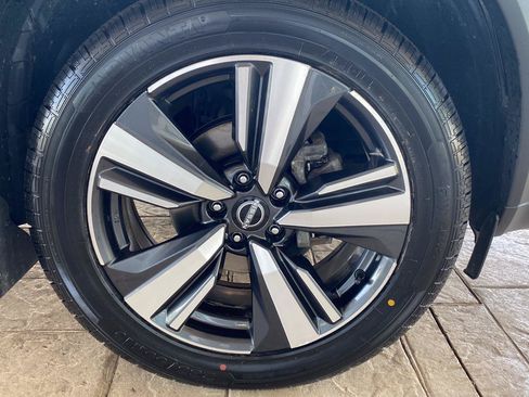 Certified 2023 Nissan Rogue Platinum w/ Platinum Premium Package AWD/4WD image 13