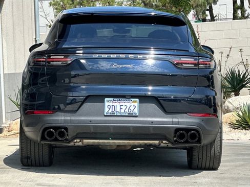 Used 2023 Porsche Cayenne Platinum Edition image 8