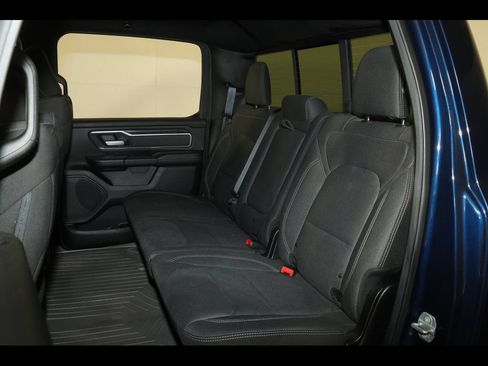 Used 2019 RAM 1500 Big Horn AWD/4WD image 14