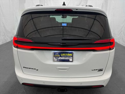 Used 2023 Chrysler Pacifica Limited w/ S Appearance Package AWD/4WD image 6