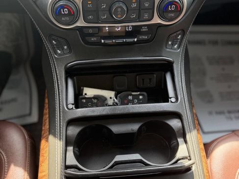 Used 2020 Chevrolet Tahoe Premier w/ Premier Plus Edition AWD/4WD image 17