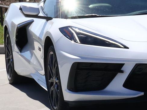 Used 2023 Chevrolet Corvette Stingray Premium Conv image 9