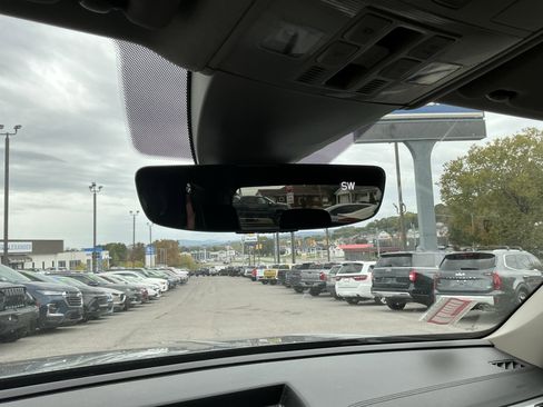 Used 2021 Volkswagen Atlas SEL image 24