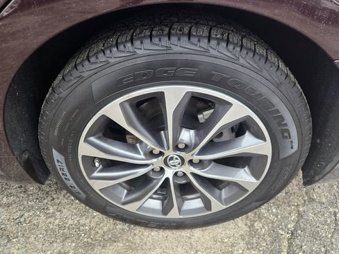 Used 2016 Toyota Avalon XLE Premium image 27