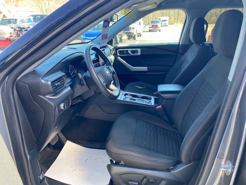 Used 2021 Ford Explorer XLT AWD/4WD image 10
