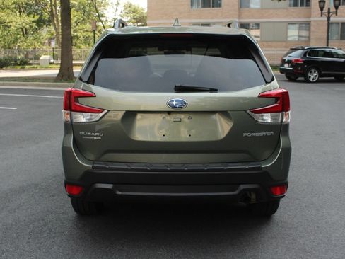 Used 2021 Subaru Forester Premium AWD/4WD image 8