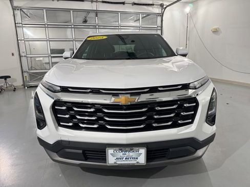 Used 2025 Chevrolet Equinox LT w/ Safety and Technology Package FWD image 2