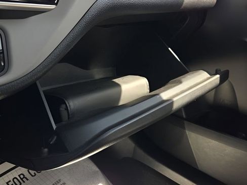 Used 2017 Toyota Corolla L FWD image 32