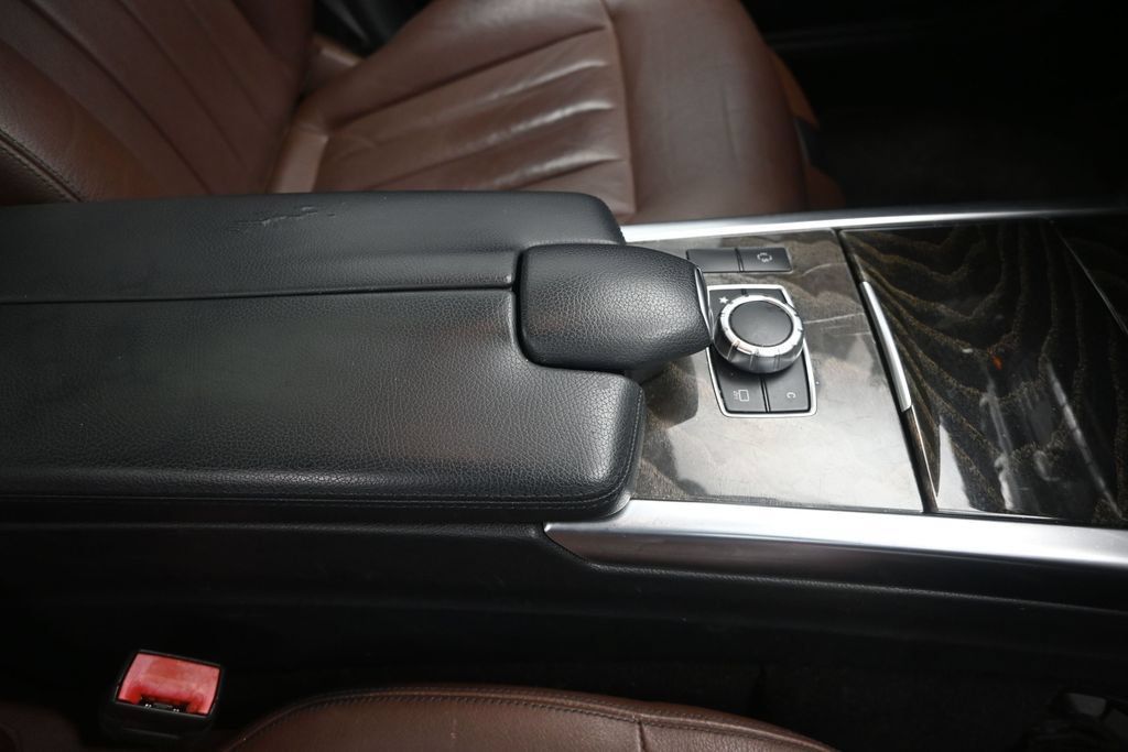 Used 2016 Mercedes-Benz E 350 4MATIC Sedan image 27