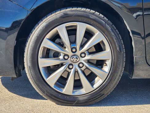 Used 2016 Toyota Camry XLE image 11