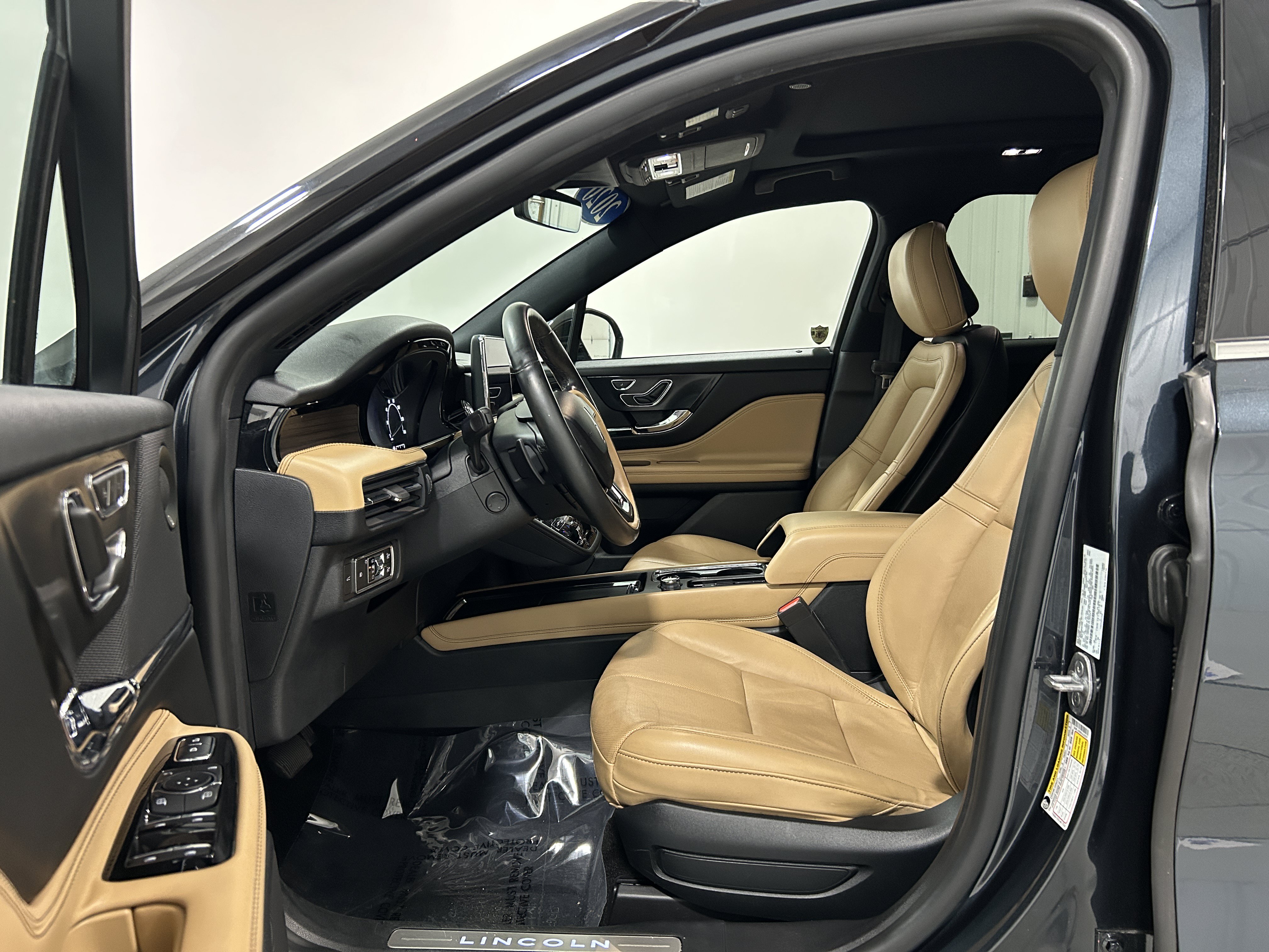 Used 2020 Lincoln Corsair Reserve w/ Elements Package AWD/4WD image 4