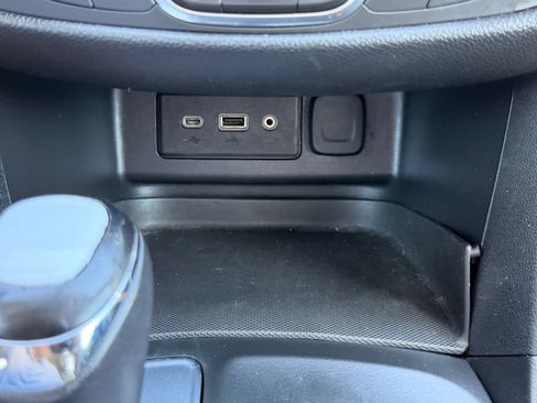 Used 2019 Chevrolet Equinox LT FWD image 24