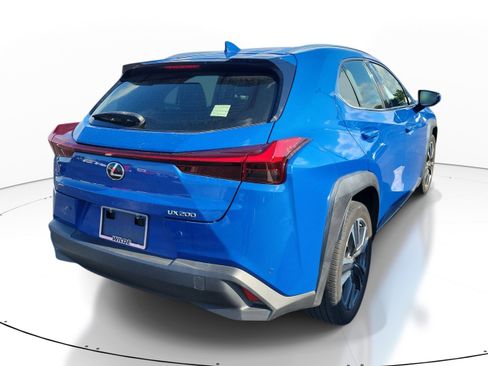 Used 2022 Lexus UX 200 w/ Accessory Package (Z2) FWD image 6