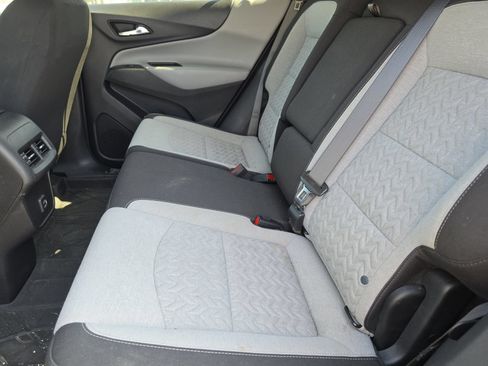 Used 2022 Chevrolet Equinox LS w/ LS Convenience Package FWD image 7