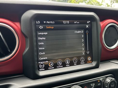 Used 2022 Jeep Gladiator Rubicon w/ LED Lighting Group AWD/4WD image 18