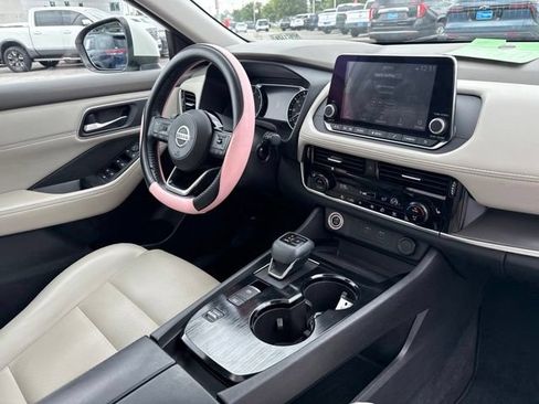 Used 2021 Nissan Rogue SV w/ Premium Package FWD image 13