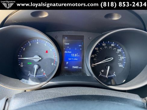 Used 2018 Toyota C-HR XLE FWD image 29