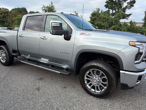 New 2026 Chevrolet Silverado 2500 LTZ w/ LTZ Premium Package AWD/4WD image 7
